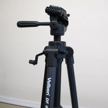 Load image into Gallery viewer, Velbon DF60 Tripod
