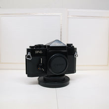 Load image into Gallery viewer, Canon F-1 Camera Film SLR 35mm
