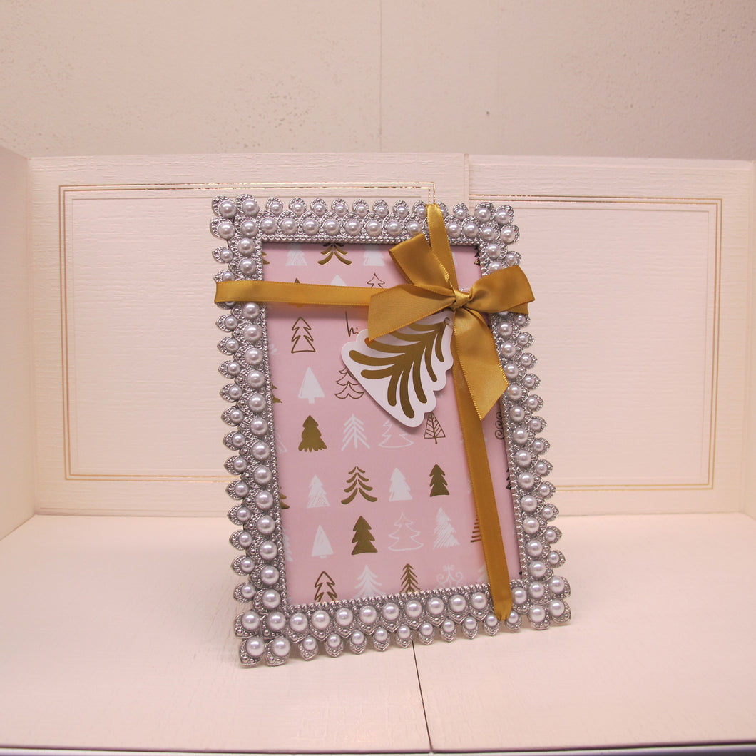 Nicole Miller Photo Freme in size 5x7 inches